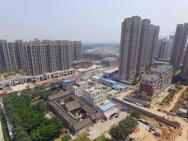 河南鄭州釘子戶,給再多錢也不讓拆,開發(fā)商進去后也不敢拆了!