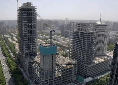 河南有處爛尾多年的樓盤,兩位開發(fā)商"圈錢"跑路,如今復(fù)工無(wú)期